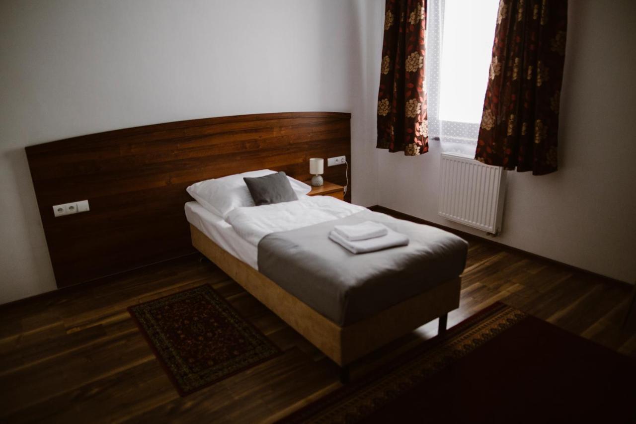 Hotel Ab Tychy Esterno foto